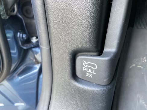 Used 2020 Ford Explorer XLT w/ Equipment Group 202A AWD/4WD image 46