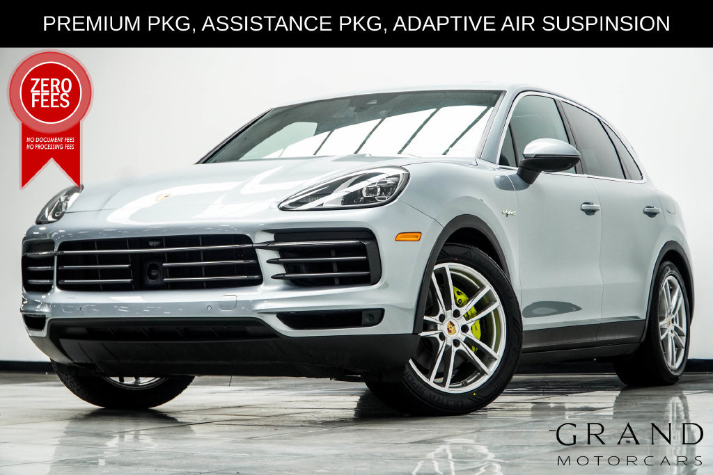 Used 2023 Porsche Cayenne w/ Premium Package AWD/4WD image 1