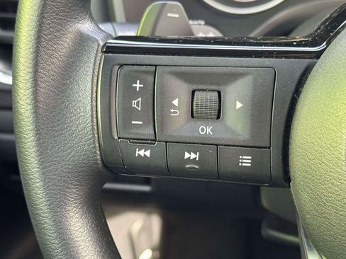 Used 2023 Nissan Rogue SV image 19