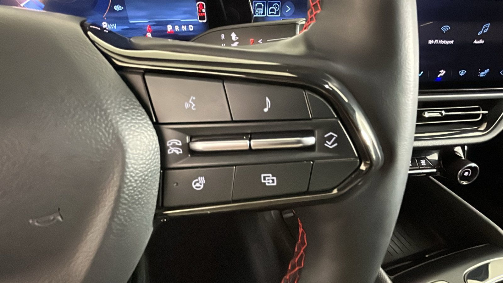 Used 2024 Chevrolet Equinox EV RS FWD image 21