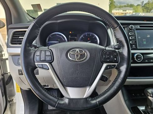 Used 2018 Toyota Highlander Limited Platinum image 24