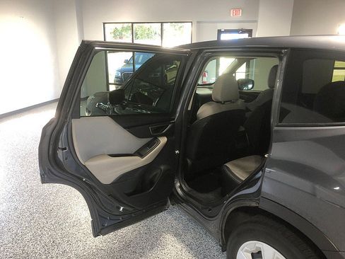 Used 2022 Subaru Forester AWD/4WD image 15