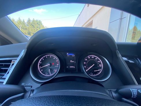 Used 2024 Toyota Camry SE FWD image 16