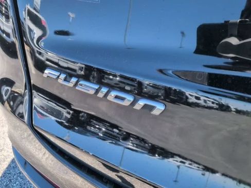 Used 2019 Ford Fusion Titanium FWD image 6