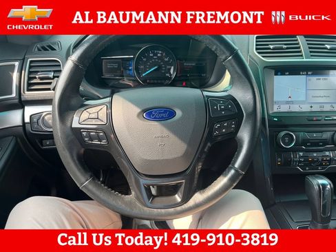 Used 2017 Ford Explorer XLT w/ Equipment Group 202A FWD image 13