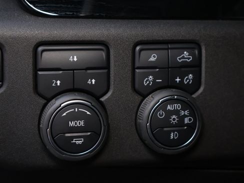 Used 2024 Chevrolet Silverado 2500 LT w/ Safety Package AWD/4WD image 12