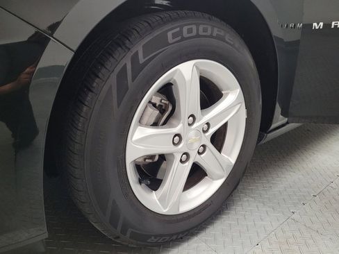 Used 2021 Chevrolet Malibu LS FWD image 31