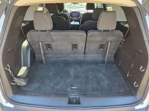 Used 2020 Chevrolet Traverse LT FWD image 12