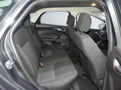 Used 2017 Ford Focus SE image 27