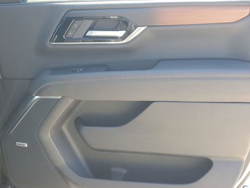 Used 2025 GMC Yukon Denali image 45