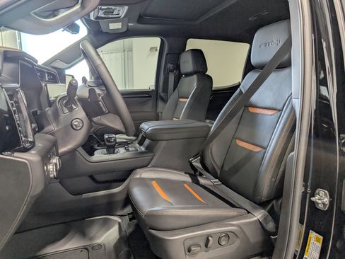 Used 2025 GMC Sierra 1500 AT4 w/ AT4 Premium Package image 17