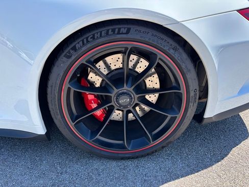 Used 2018 Porsche 911 GT3 RWD image 35