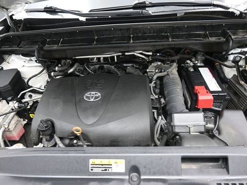 Used 2020 Toyota Highlander L image 31