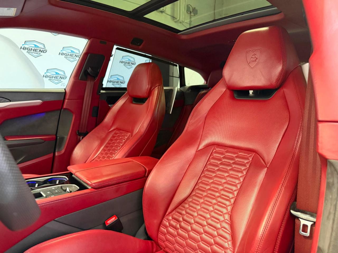 Used 2020 Lamborghini Urus AWD/4WD image 19