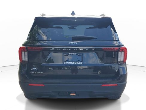 Used 2025 Ford Explorer Active RWD image 5