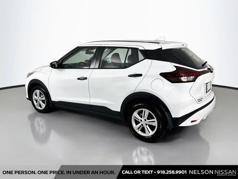 Certified 2025 Nissan Kicks Play S FWD image 7