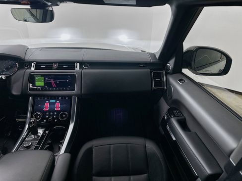 Used 2021 Land Rover Range Rover Sport HST image 32