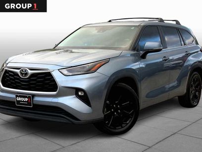 Used 2023 Toyota Highlander LE
