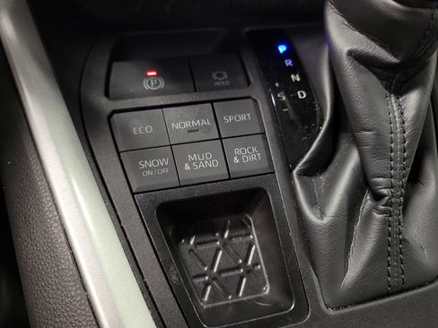 Used 2024 Toyota RAV4 XLE AWD/4WD image 19