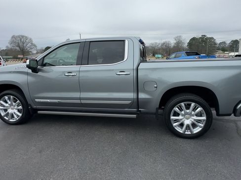 Used 2025 Chevrolet Silverado 1500 High Country AWD/4WD image 5