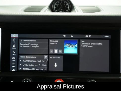 Certified 2022 Porsche Macan image 17