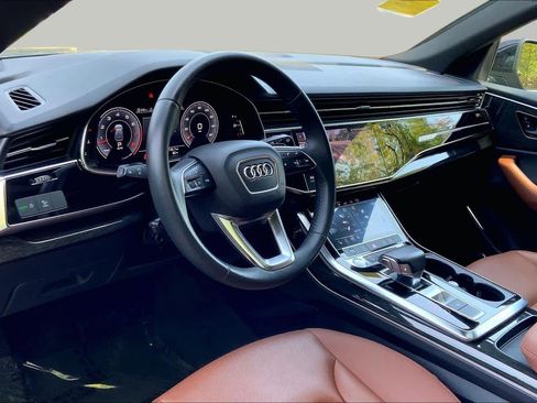 Used 2019 Audi Q8 Premium Plus w/ Premium Plus AWD/4WD image 17