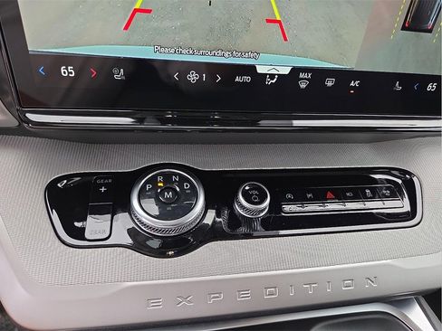 New 2025 Ford Expedition Max Active image 14