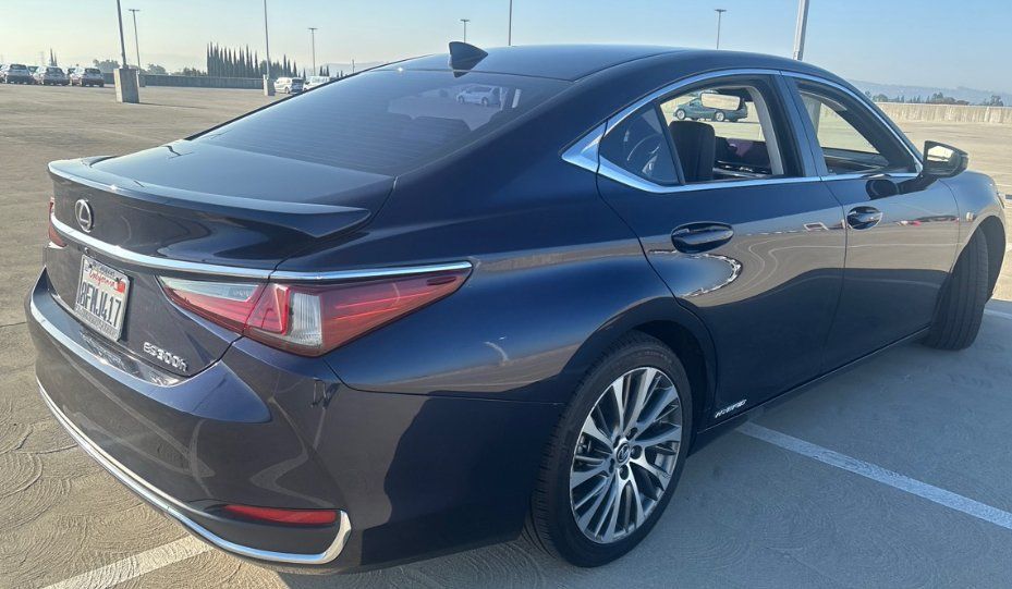 Used 2019 Lexus ES 300h w/ Premium Package FWD image 5