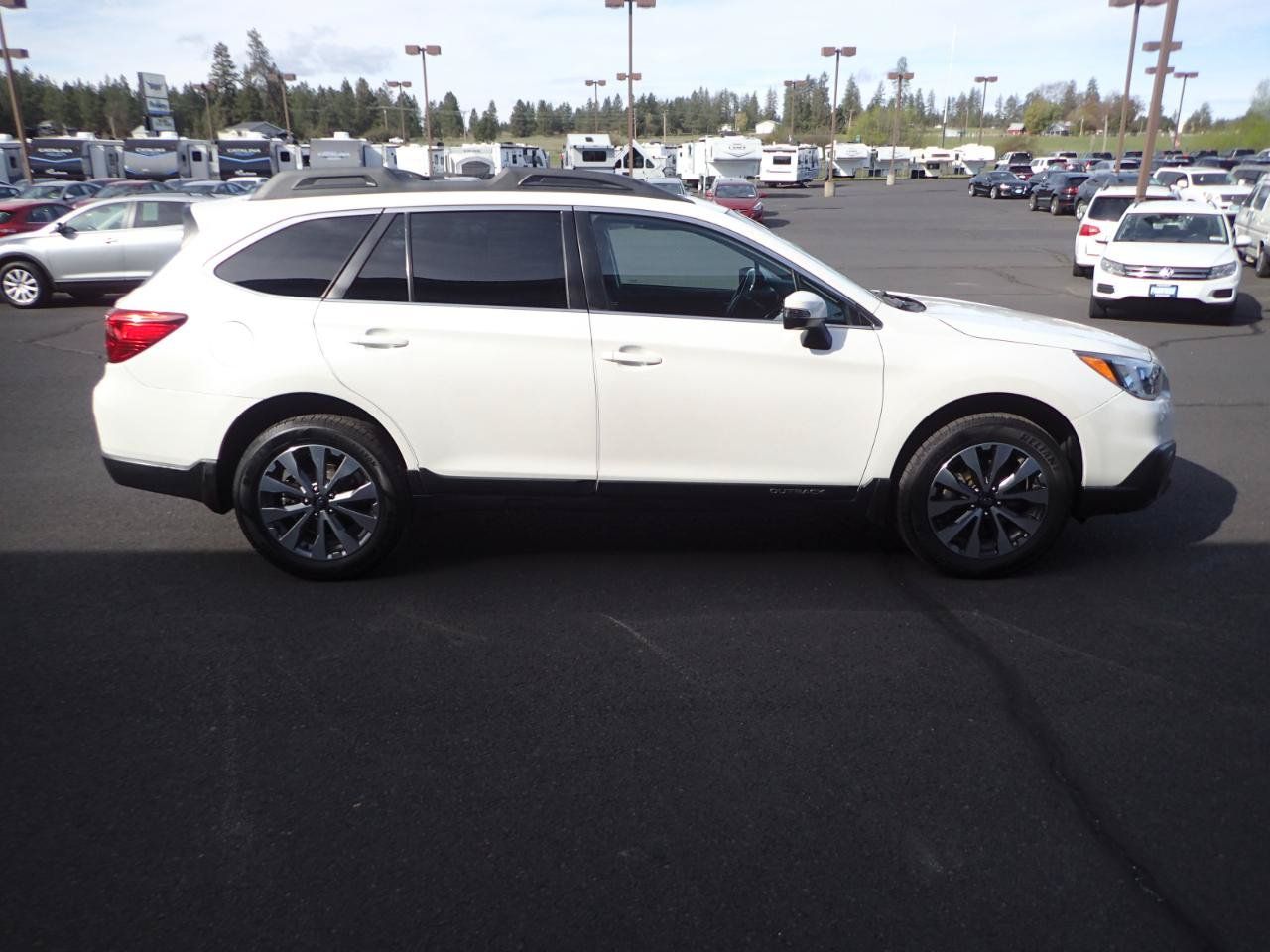 Used 2017 Subaru Outback 3.6R Limited w/ Popular Package #5 AWD/4WD image 6