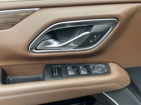 Used 2024 Chevrolet Suburban High Country image 18