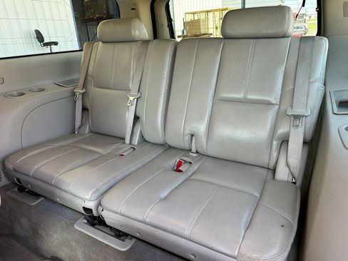 Used 2009 GMC Yukon XL SLT w/ Preferred Package AWD/4WD image 10