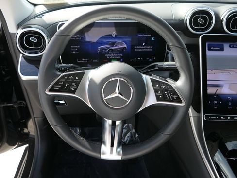 Used 2025 Mercedes-Benz GLC 350e 4MATIC image 20