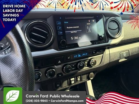 Used 2019 Toyota Tacoma TRD Sport AWD/4WD image 22