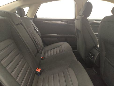 Used 2020 Ford Fusion SE FWD image 19