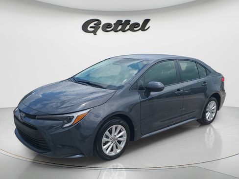 Used 2024 Toyota Corolla LE w/ LE Convenience Package FWD image 1
