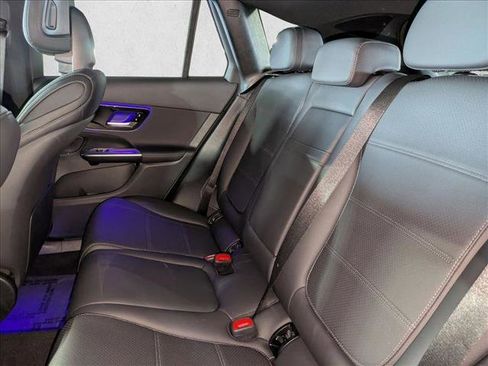 Certified 2025 Mercedes-Benz GLC 300 image 17