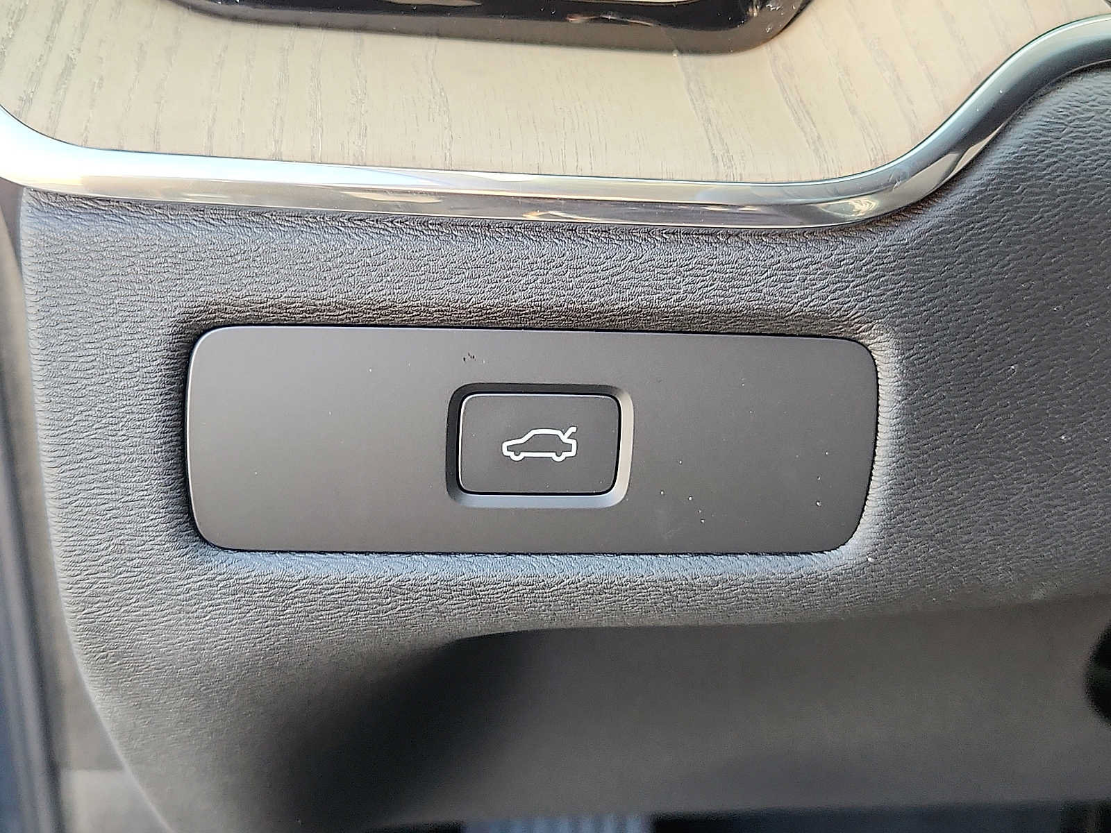Used 2027 Volvo XC60 B5 Core AWD/4WD image 21