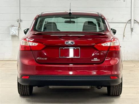 Used 2014 Ford Focus SE w/ Equipment Group 201A image 4