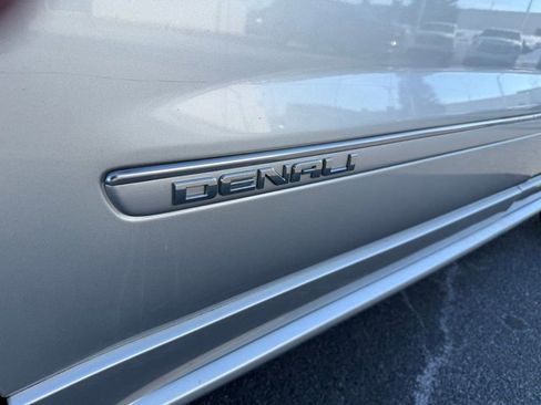 Used 2015 GMC Acadia Denali image 9