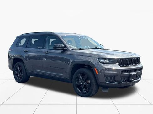 Used 2023 Jeep Grand Cherokee L Laredo RWD image 8