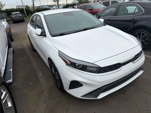 Used 2024 Kia Forte LXS FWD image 4