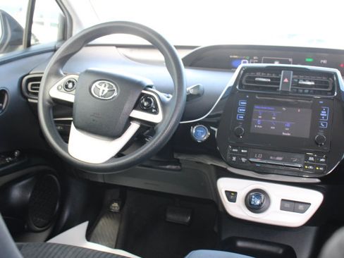 Used 2017 Toyota Prius Four FWD image 21