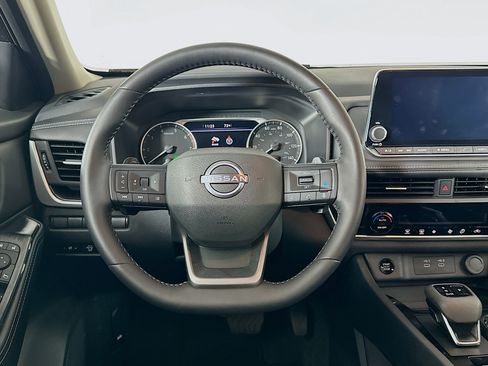 Used 2026 Nissan Rogue SV FWD image 18