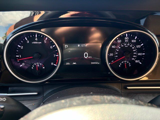 Used 2024 Kia Carnival EX FWD image 10