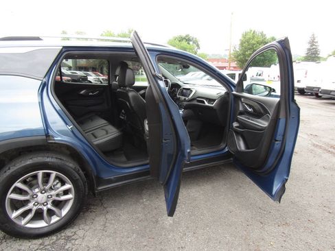 Used 2024 GMC Terrain SLT AWD/4WD image 30