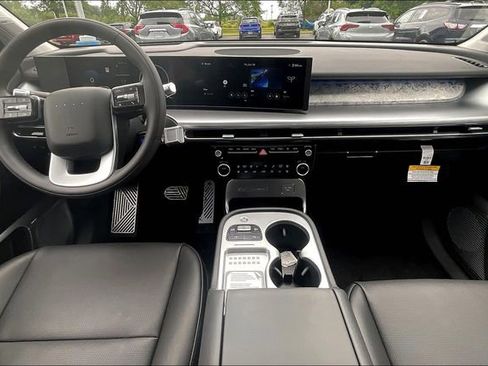 New 2026 Hyundai Ioniq 9 Calligraphy image 5