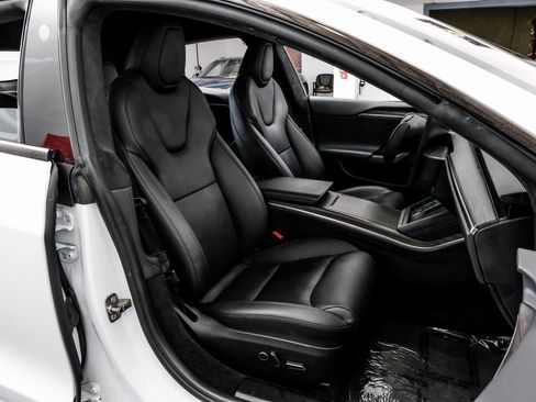 Used 2023 Tesla Model S Base image 41