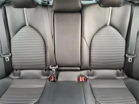 Used 2019 Toyota Camry SE image 24