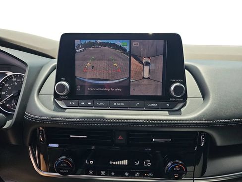 Used 2021 Nissan Rogue SV FWD image 22