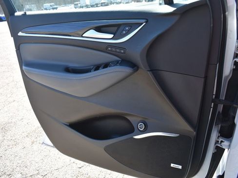 Used 2024 Buick Enclave Premium image 36